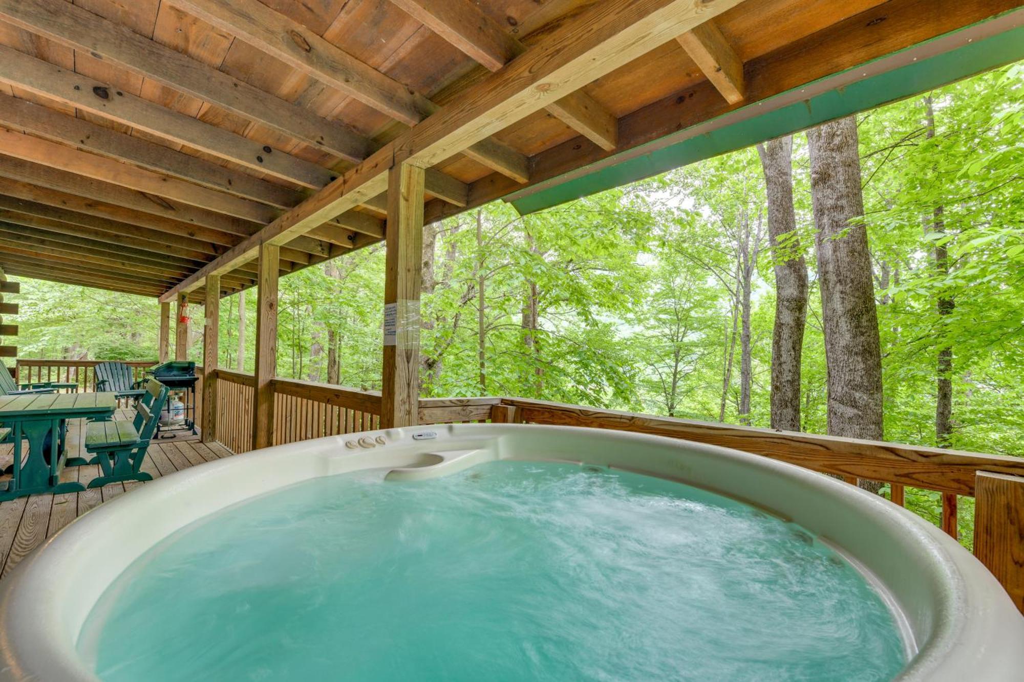 Serene Maggie Valley Retreat With Deck And Hot Tub! Buitenkant foto