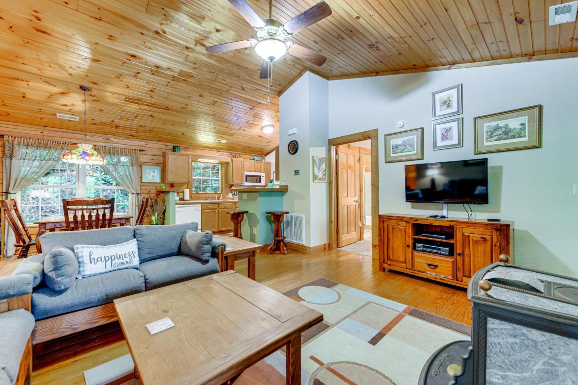 Serene Maggie Valley Retreat With Deck And Hot Tub! Buitenkant foto