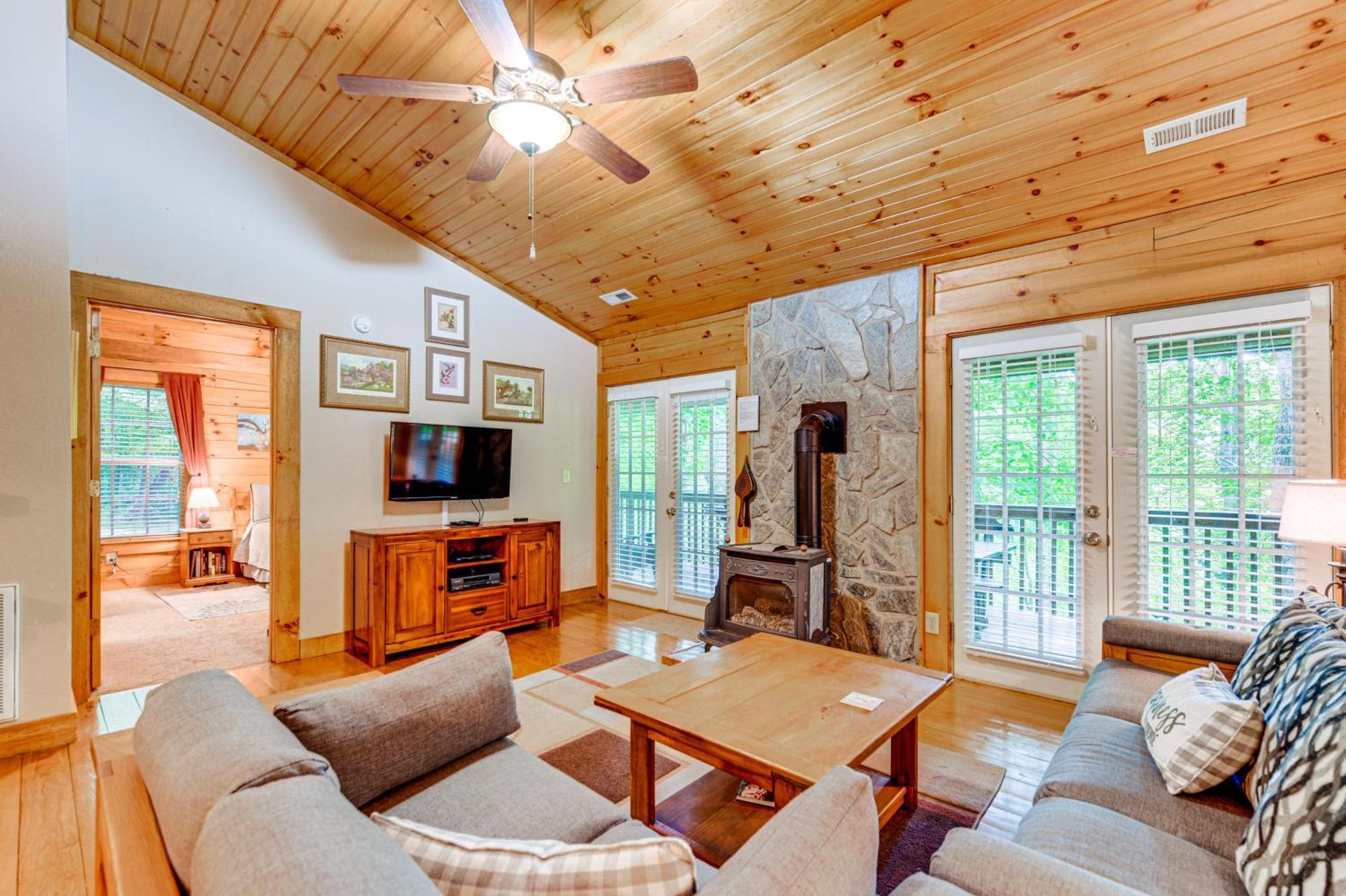 Serene Maggie Valley Retreat With Deck And Hot Tub! Buitenkant foto