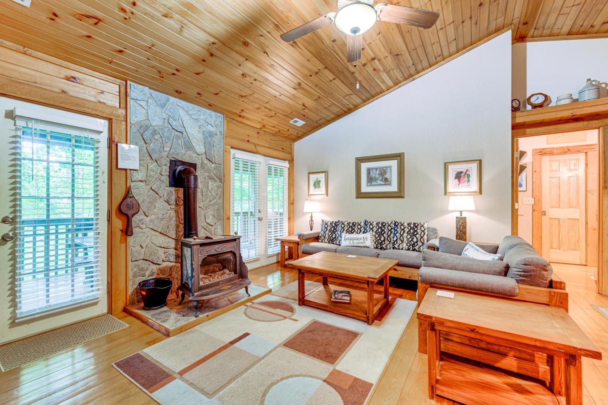 Serene Maggie Valley Retreat With Deck And Hot Tub! Buitenkant foto