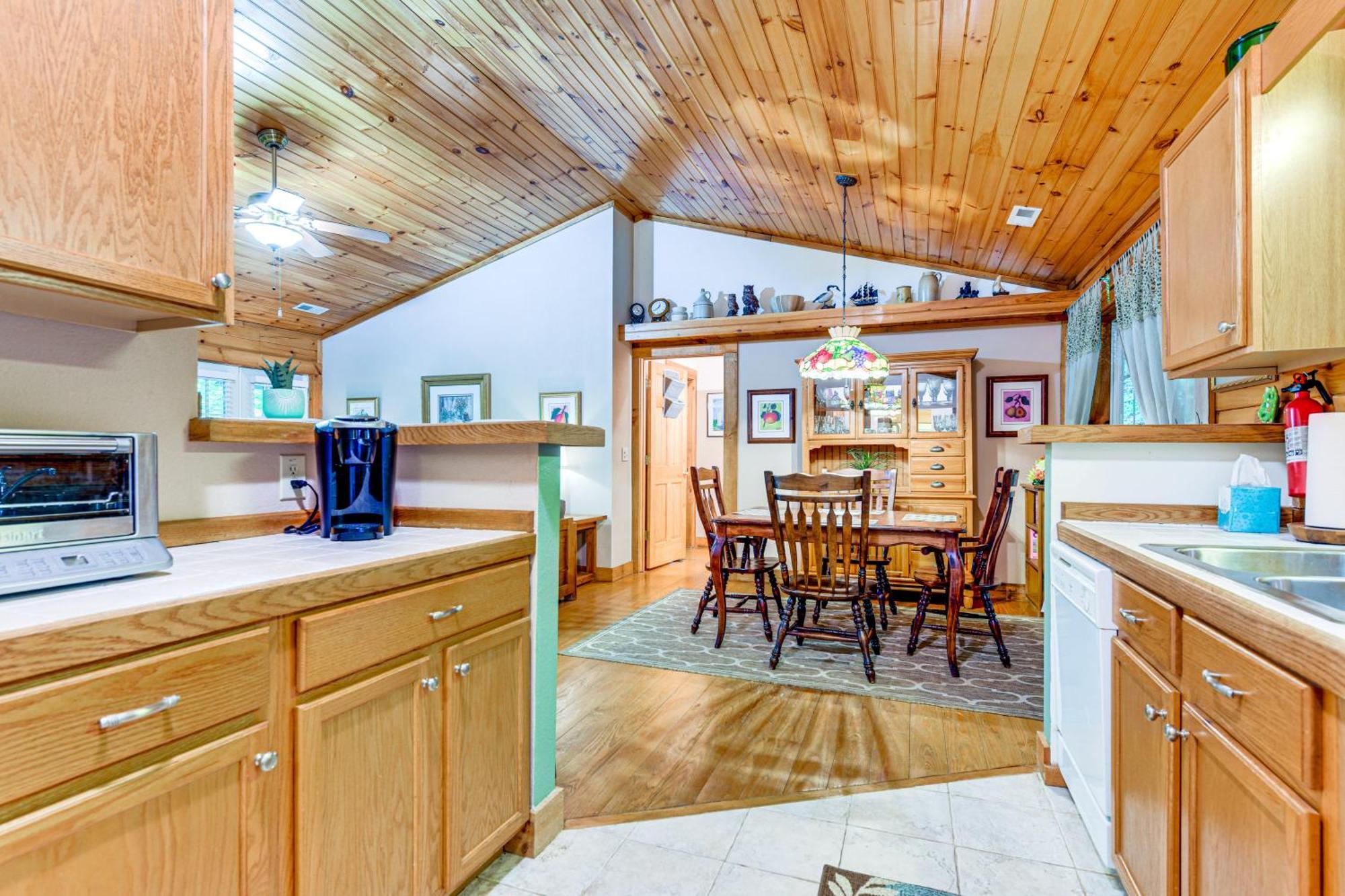 Serene Maggie Valley Retreat With Deck And Hot Tub! Buitenkant foto