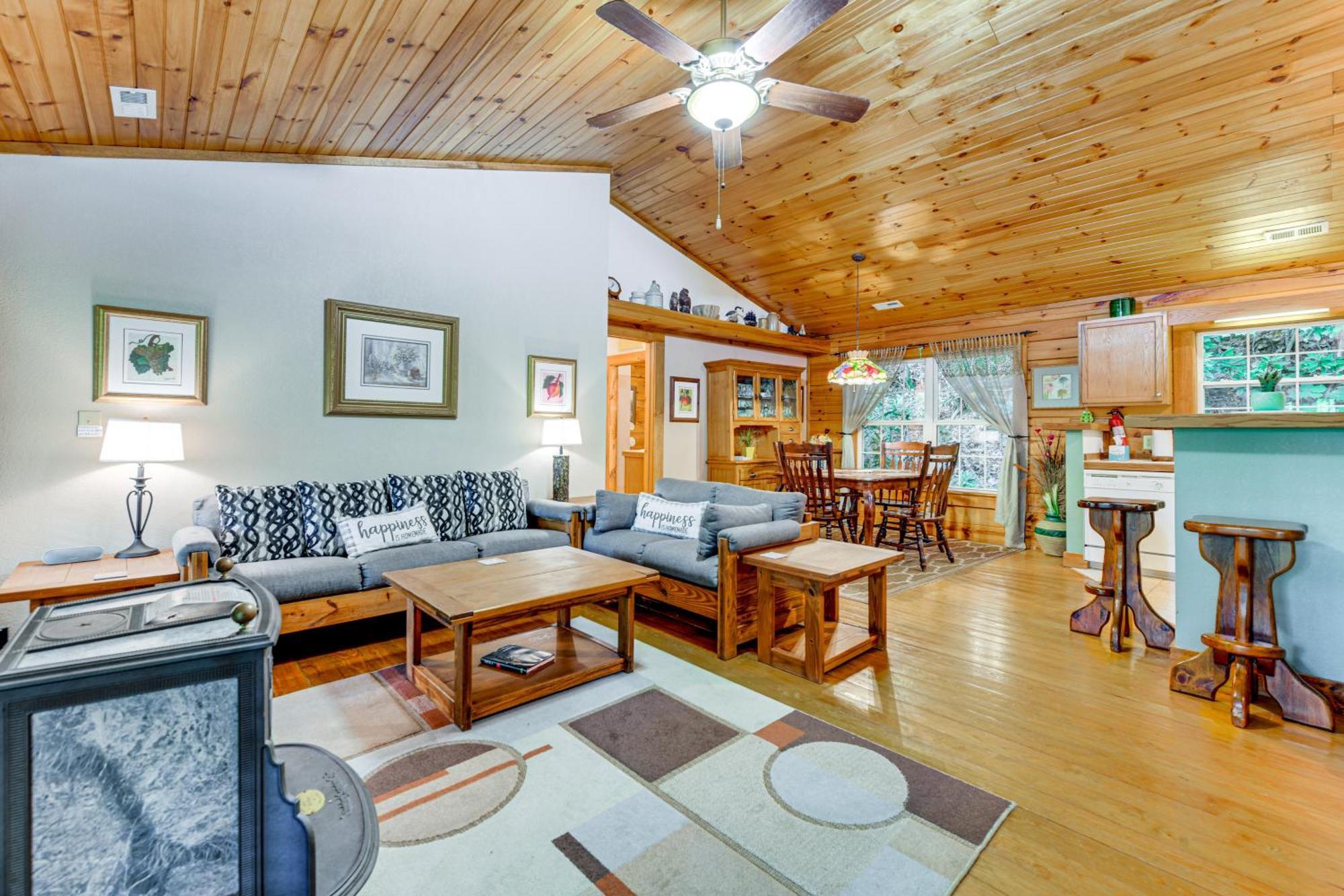 Serene Maggie Valley Retreat With Deck And Hot Tub! Buitenkant foto