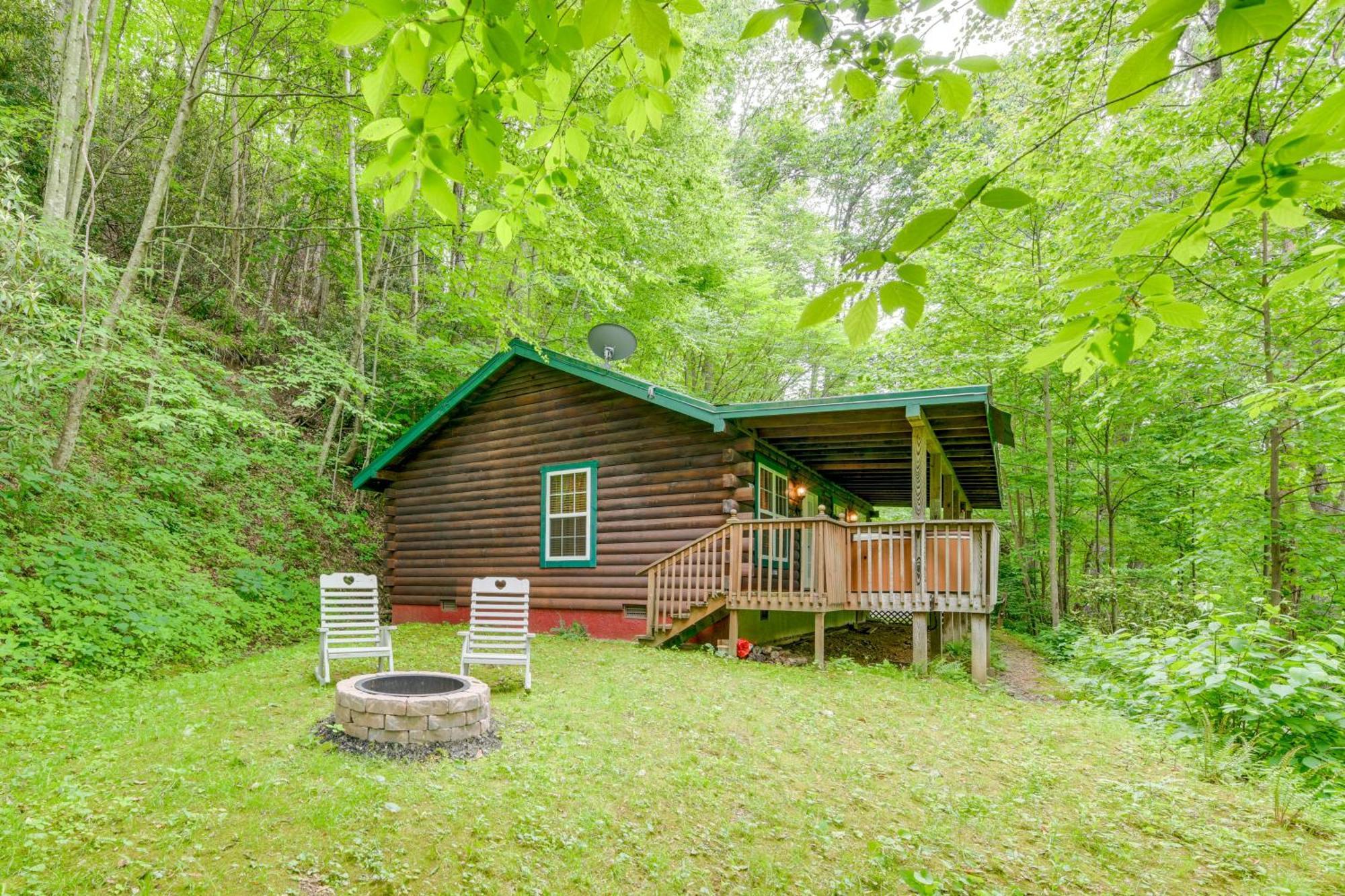 Serene Maggie Valley Retreat With Deck And Hot Tub! Buitenkant foto